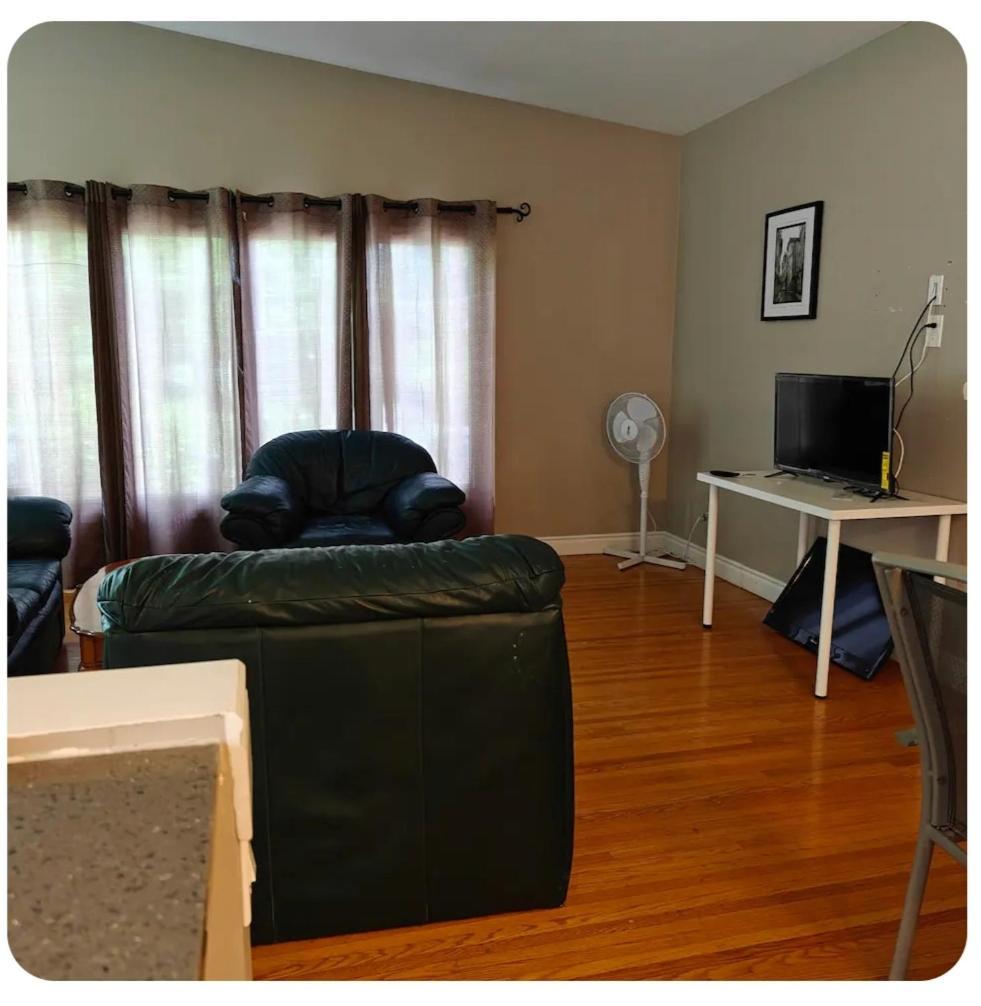 Lina'S Place Saint Catharines Экстерьер фото